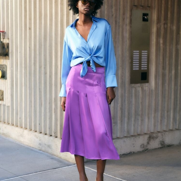 ZARA LIMITED EDITION SATIN EFFECT BOX PLEAT SKIRT - Picture 1 of 8